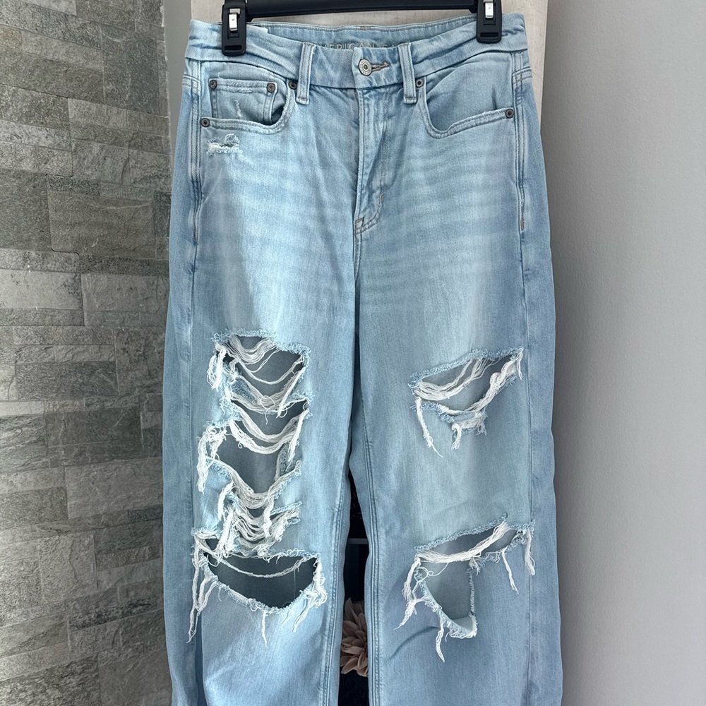 American Eagle super high rise curvy baggy wide leg distressed jeans size 6